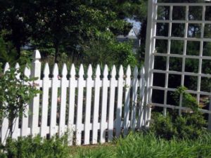 Wood Picket Fence Gothic Top