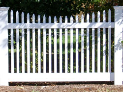 Magothy Vinyl Picket Fence