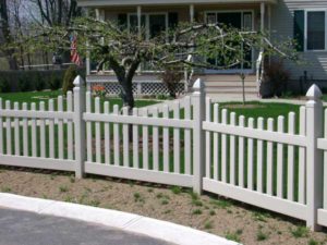 Severn Vinyl Picket Fence