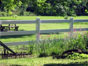 3 Rail Vinyl Fence